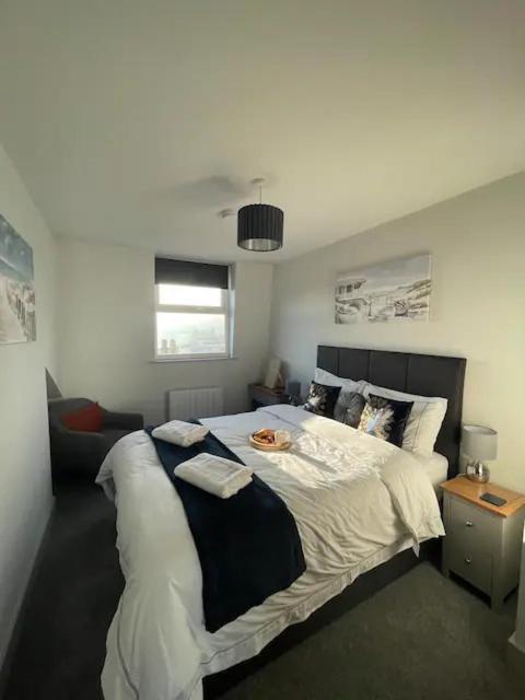 סקארבורו Spectacular 2 Bedroom Balcony Sea View Flat מראה חיצוני תמונה