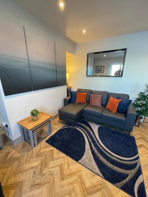 סקארבורו Spectacular 2 Bedroom Balcony Sea View Flat מראה חיצוני תמונה